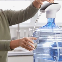 The Flow - Rechargeable Portable Electronic Water Dispenser -UK Outdoor Equipment Sales 2024 epump mom waterfill